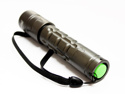 Cree U2強光手電Uniquefire C108S 特價熱銷，家居保電子品質之選